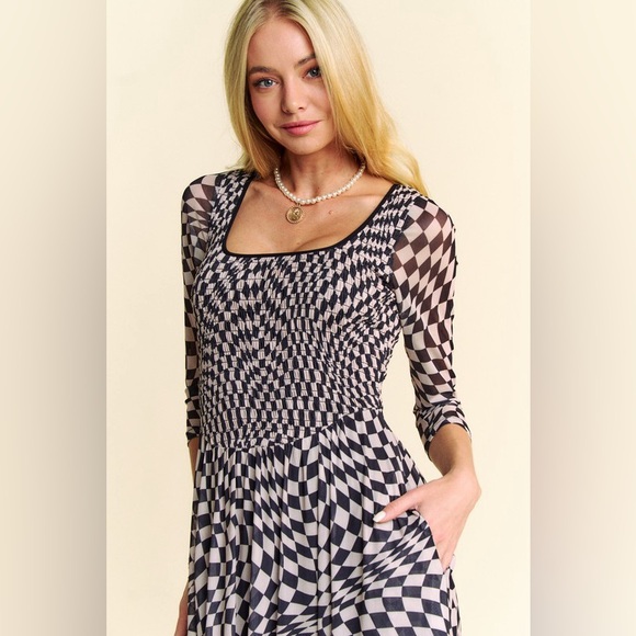 🟠258B. Printed Checkered Mesh Flowy Maxi Dress - Picture 6 of 9